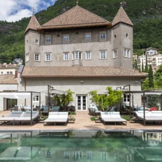 Castel-Hoertenberg_exterior-view-summer.Bild©castel-hoertenberg.GiovanniDeSandre.Slider