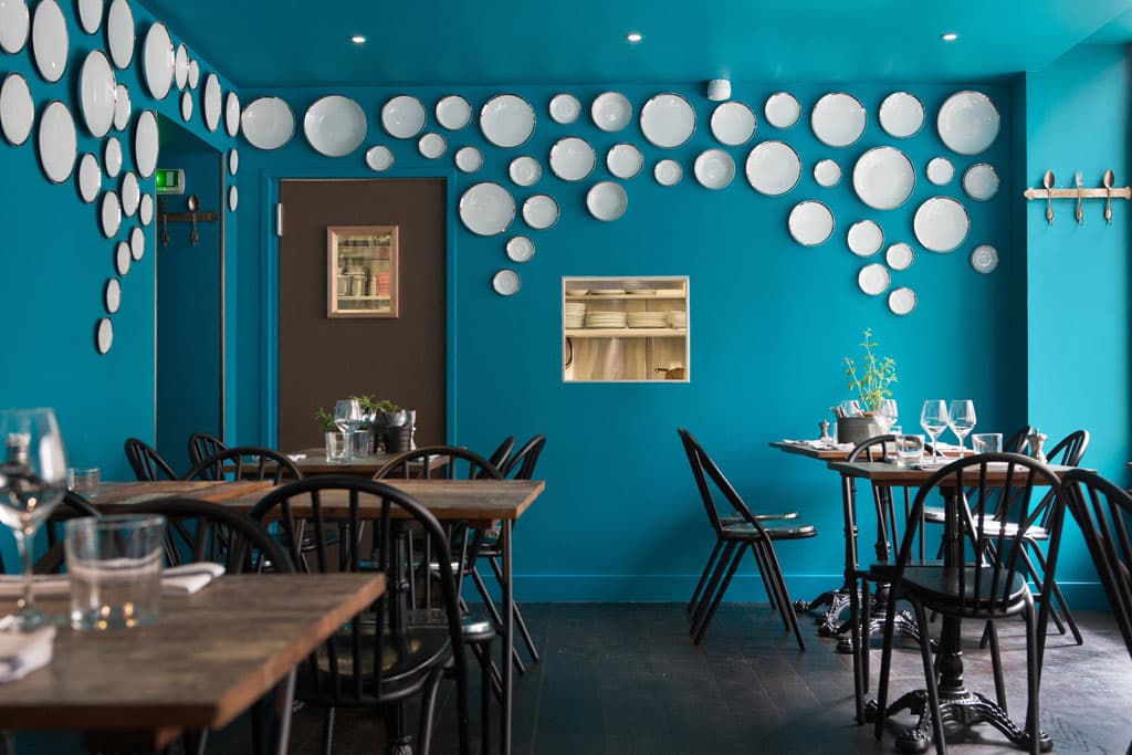 Unsere Frankreich-Korrespondentin Doris Barbier hat uns tolle Tipps für ein Winterwochenende in Paris geschickt. Vom bezahlbaren Hotel, über ein entzückendes Café, bis zur lustigen Zirkusaufführung. Vive la France!