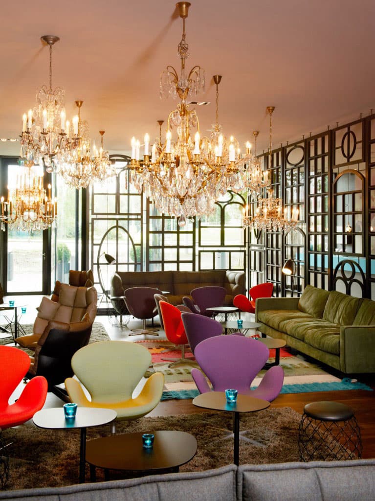 We like: Ob Rijksmuseum oder Grachtenfahrt, Amsterdam ist immer eine Reise wert. Ab sofort ist die niederländische Hauptstadt mit dem Motel One Amsterdam um eine Unterkunft mit 320 Zimmern und „Viel Design für wenig Geld“ reicher.
