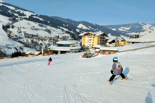 Abfahrt zum Familienresort Ellmauhof Hinterglemm