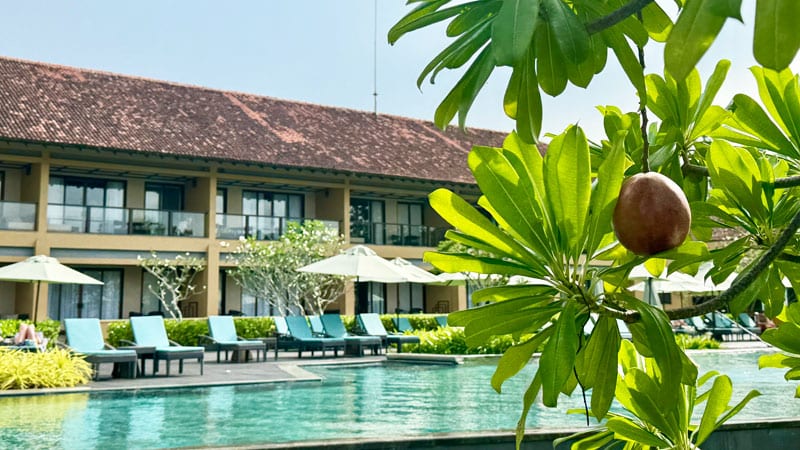 Anantara Kulatara Resort Sri Lanka - Blick Mainpool mit Mango Foto: © Andrea Fischer, Trips4Kids.de