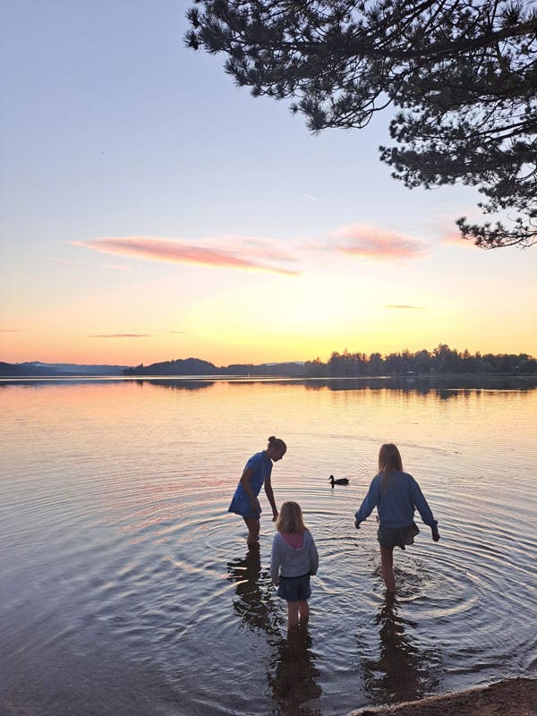 Blaues Land Oberbayern - Kinder im See Bild: Blaues Land Tourismus PR