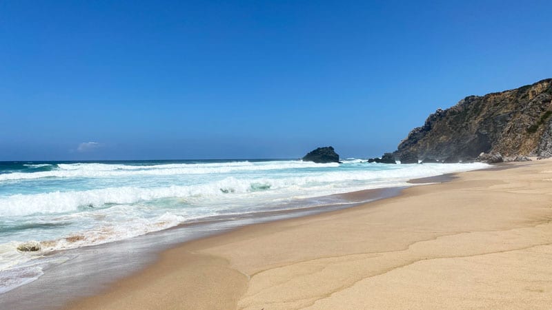 Beach-Adraga-bei-Sintra Foto: © Andrea Fischer, Trips4Kids.de