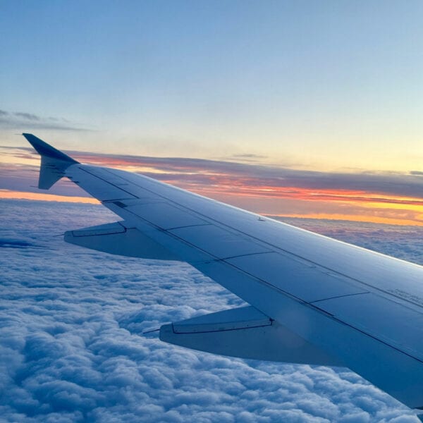 Blick-aus-dem-Flugzeug--Sonnenuntergang Foto: © Andrea Fischer Trips4Kids.de