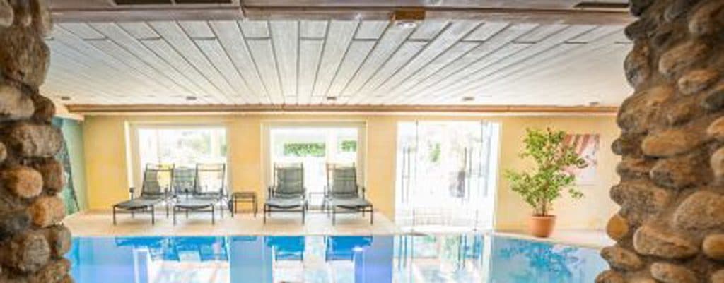 blick_auf_den_indoorpool_ortnes_eschenhof-quer
