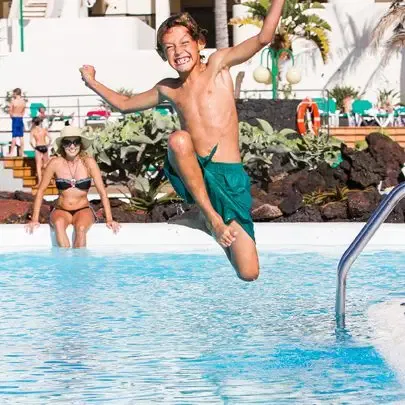 Club_La_Santa_jump-right-into-our-leisure-pool.Bild@ClubLaSanta.1