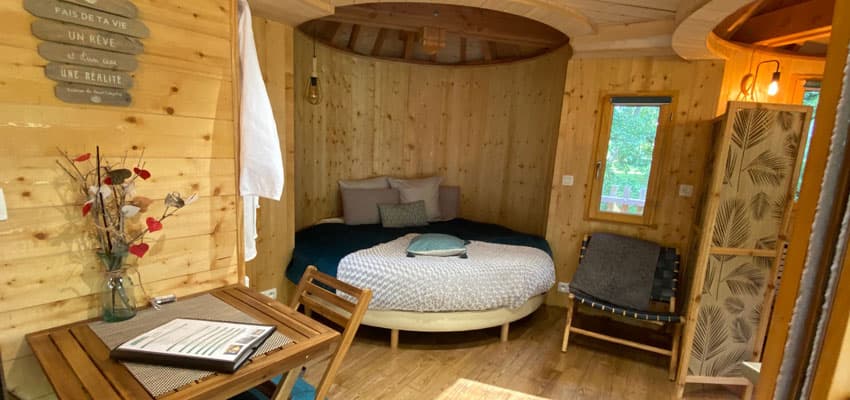 Domaine Natureza - Innenansicht Huette am See