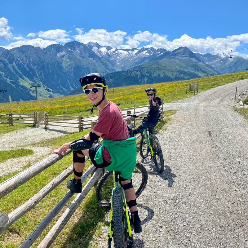 Downhill-Bike-Isskogel Zillertal Foto: © Andrea Fischer Trips4Kids.de
