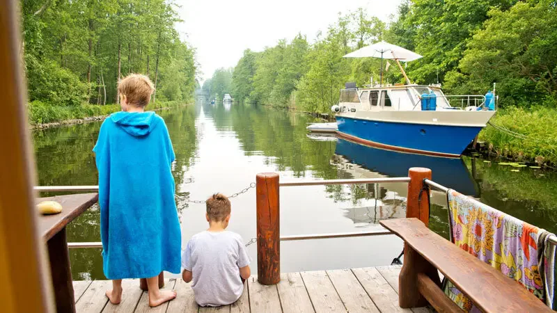 Floßfahrt, Seenplatte ©Andrea Fischer