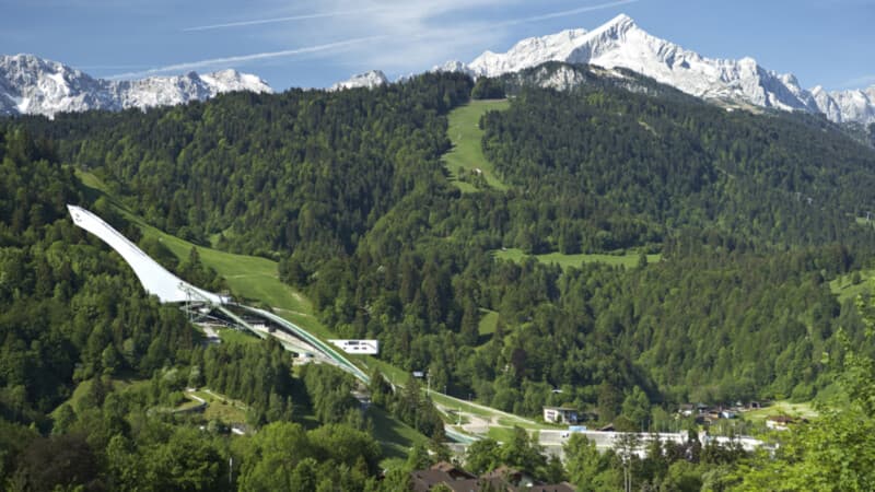 GaPa_NeueSchanze_Sommer_Panorama_300dpi_Q ©GaPa_Tourismus_GmbH_MarcGilsdorf GaPa_NeueSchanze_Sommer_Panorama_300dpi_Q ©GaPa_Tourismus_GmbH_MarcGilsdorf