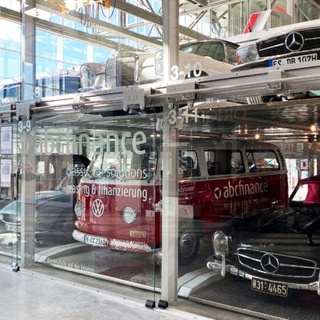 Glasboxen--Motorworld--Stuttgart Foto: © Andrea Fischer, Trips4Kids.de