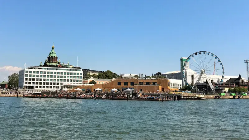 Helsinki Skyline mit Riesenrad © Foto: Andrea Fischer
