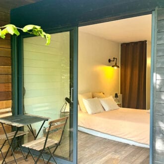 La-Cabane-de-Troyes-Bett im Grünen Foto: © Andrea Fischer, Trips4Kids.de