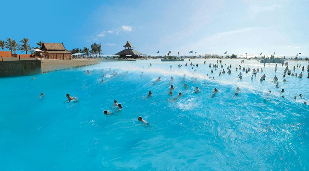 Freudenschreie und Quietschen ohne Ende sind hier garantiert: Denn die verschiedenen Wasserattraktionen im Siam Park sehen aus wie aus einem Thai-Märchen, bieten für Groß und Klein ein nasses Vergnügen und für Adrenalinjunkies den absoluten Kick.