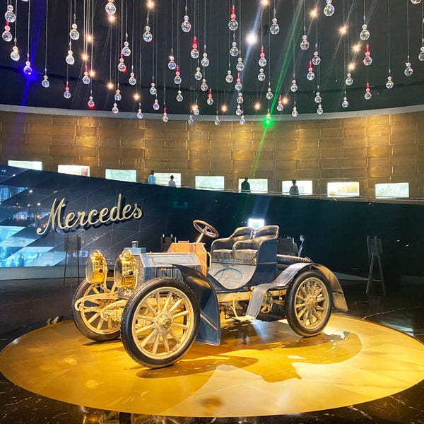 Mercedes-Museum--der-erste-Mercedes-der-Welt