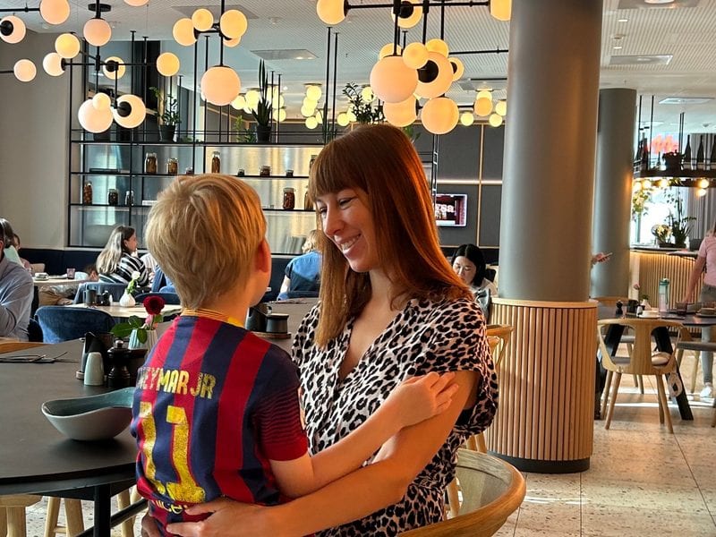 Novotel Hamburg Central Station – Frühstücksbereich Foto: © Aline Scheuböck Trips4Kids.de