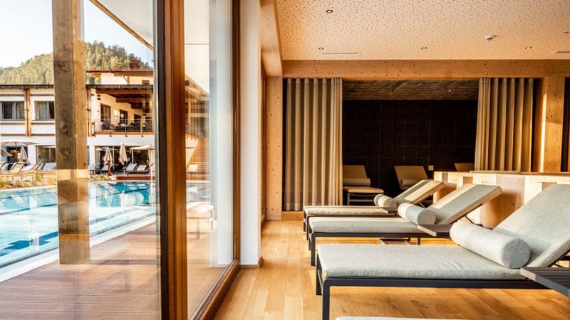 pool_mit_ruheraum_c_daniel_waschnig_familotel_bayrischzell