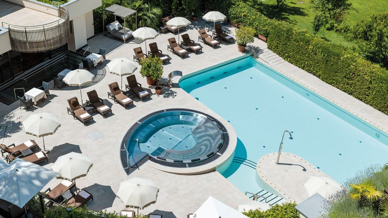 Hotel Mignon Meran - Poolansicht von oben Bild: Hotel Mignon Spa PR