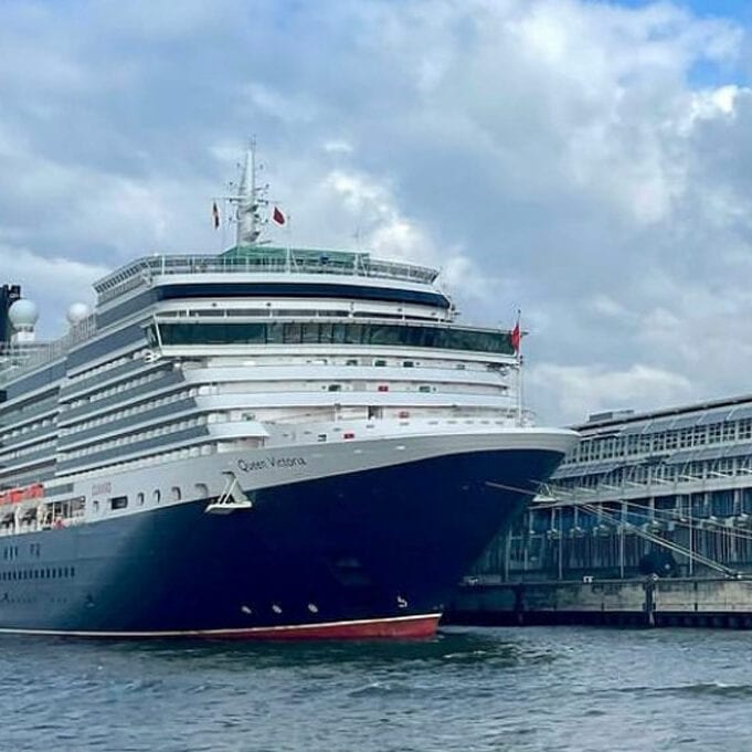 Queen-Victoria-am-Cruise-Terminal-Altona Foto: © Andrea Fischer, Trips4Kids.de