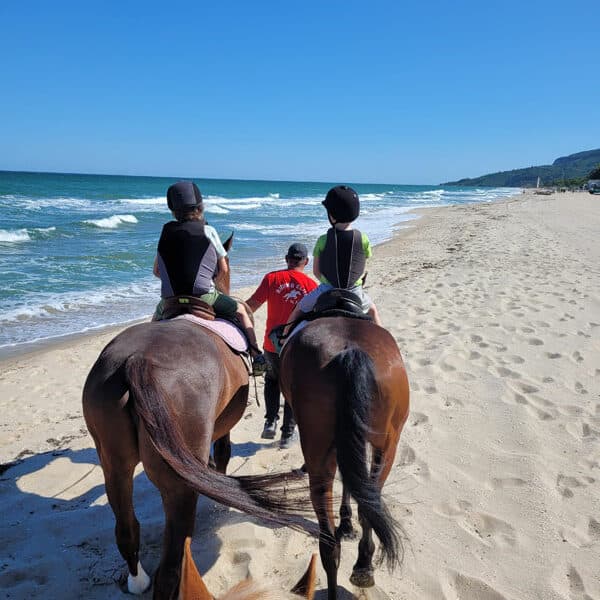 Reiten am Strand -Albena, Bulgarien, Foto: © Aline Scheuböck, Trips4Kids.de