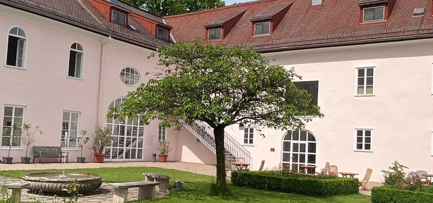 Schloss Leopoldskron Salzburg - Innenhof des Meierhofs