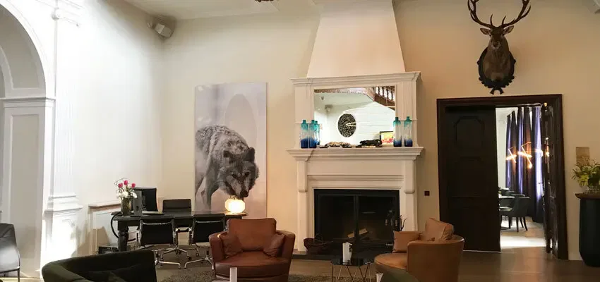 Kaminzimmer im Schlosshotel Fleesensee