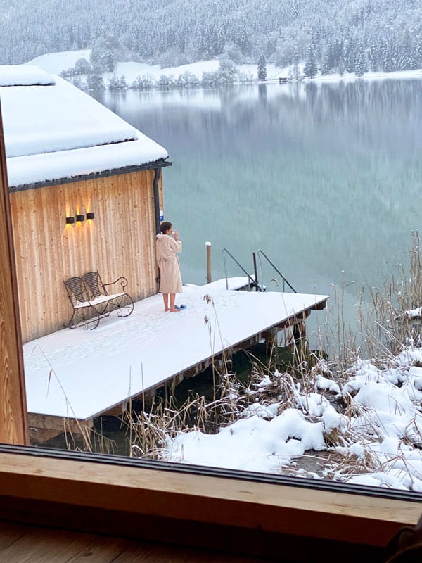 Das gehobene, familiengeführte Hotel im Chaletstil bietet einen herrlichen Blick auf den Weissensee und ist 14 Gehminuten von der Bergbahn Weißensee und nur wenige Meter vom hauseigenen Badestrand und See Spa entfernt. Ob Sommer oder Winter: Für Familien und gute Freunde sind die Chalets & Appartements perfekt.