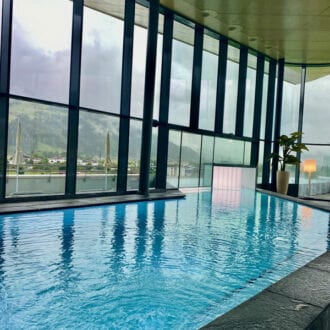 Tauern Spa - Infinity Pool im Panorama Spa Bild: Trips4kids.de
