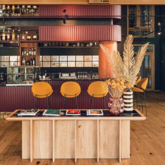 The Comodo Bad Gastein - Barbereich & Lobby Bild: PINO Studio
