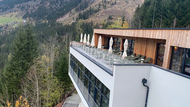 The Comodo -Außenbereich mit Terrasse Bild: Trips4kids.de