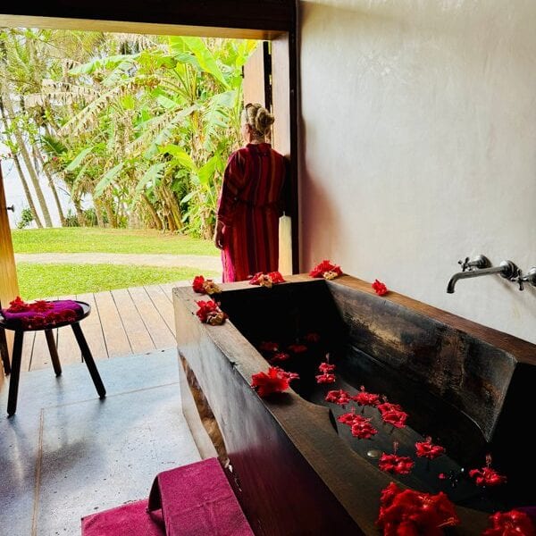 UTMT – Sri Lanka – Ayurveda – Bluetenbad Foto: © Andrea Fischer, Trips4kids.de