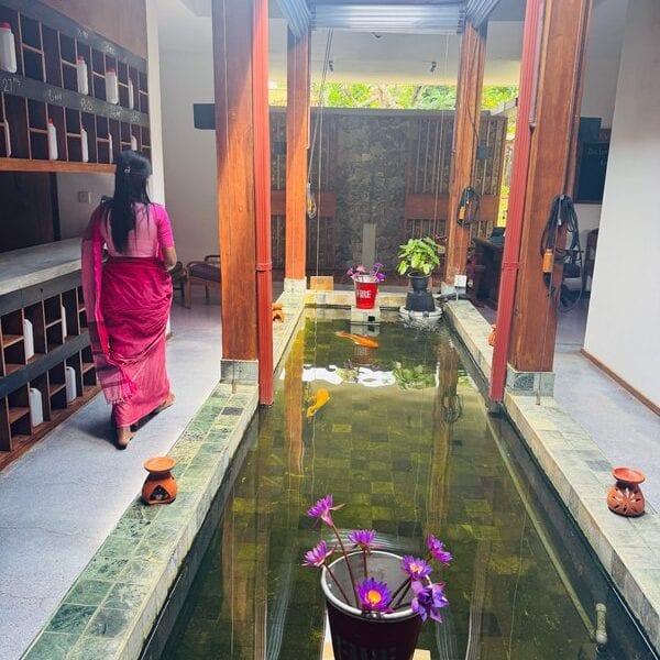 UTMT – Sri Lanka – Ayurveda – Pharmacy Courtyard Foto: © Andrea Fischer, Trips4kids.de