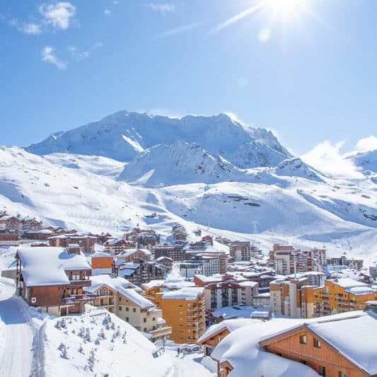 Val Thorens Dorf im Schnee - Bild: S.Berthon of Val Thorens