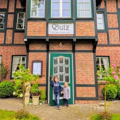 Hotel-Butz-01-aussen-mit-Kids Foto: Thomas Weiss