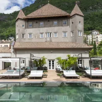 Castel-Hoertenberg_exterior-view-summer.Bild©castel-hoertenberg.GiovanniDeSandre.Slider