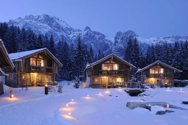 Huettendorf bei Nacht