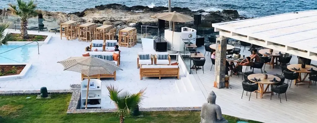 Abaton-Island-Poolbar