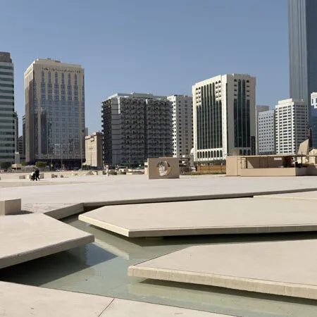 Abu_Dhabi_Childens-Library-Außenbereich-Qasr-al-Hosn.Bild.Laura_Geyer.quer Abu Dhabi - Childrens Library Aussenbereich Bild: Laura Geyer