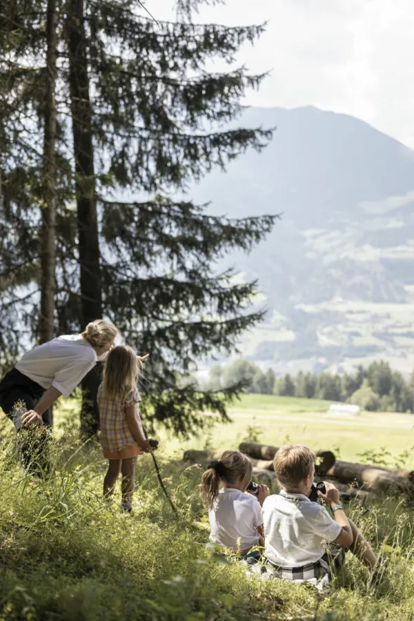 AKI Family Resort Plose - Kinder im Wald Bild: Alex Filz