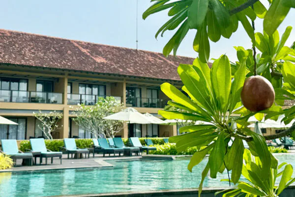 Anantara Kulatara Resort Sri Lanka - Blick Mainpool mit Mango Foto: © Andrea Fischer, Trips4Kids.de