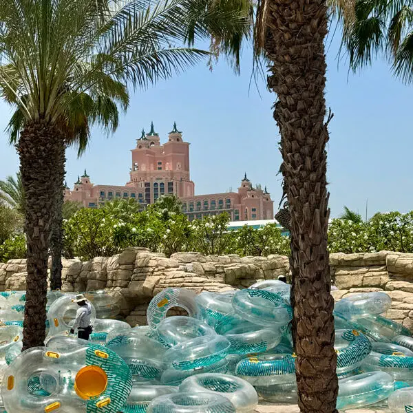 Atlantis-The-Palm-Gebaeude-mit-Wasserreifen Atlantis-The-Palm-Gebaeude-mit-Wasserreifen Foto: © Andrea Fischer Trips4Kids.de