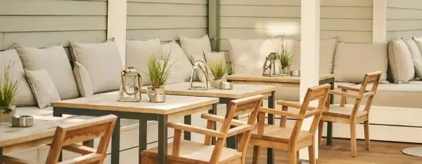 barefoot Hotel Terrasse aussen