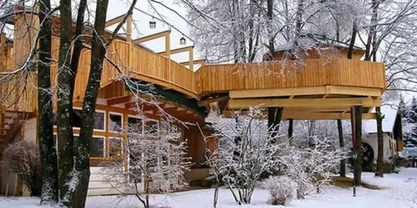 Baumhaus-Sauna_Die-Post_zus