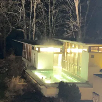 Bellevue Parkhotel Adelboden - Solepool bei Nacht Bild: Trips4kids.de