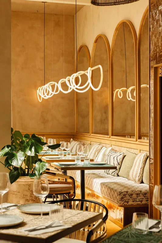 Bloomhouse_Hotel_Bloom-garden-1.Bild.Bloomhouse_HotelPR.5 Bloomhouse_Hotel__Paris.Restaurant