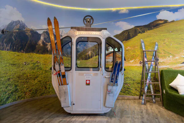 Cocoon Hotel Hauptbahnhof München - Gondel in der Lobby Bild: Cocoon Hauptbahnhof München