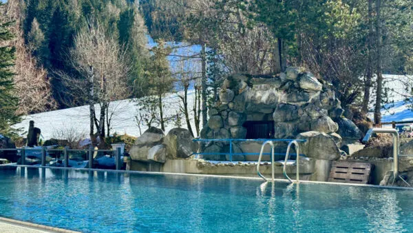 Der-Kirchheimerhof–Aussenpool-Winter