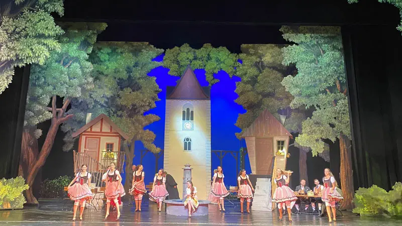 Die-Schoene_und_das-_Biest.Tanz.Bild.SMH.quer Festspielhaus Neuschwanstein - Die Schoene und das Biest