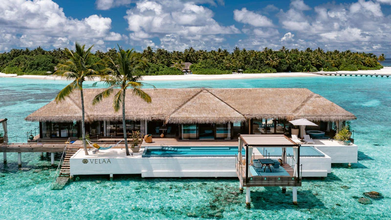 Family_Escape_Photo-Velaa-Private-Island,-FamilyEscapes,-teNeues2026.quer Family Escape - TeNeues 2026 Verlag - Velaa Private Island Bild: TeNeues Verlag PR