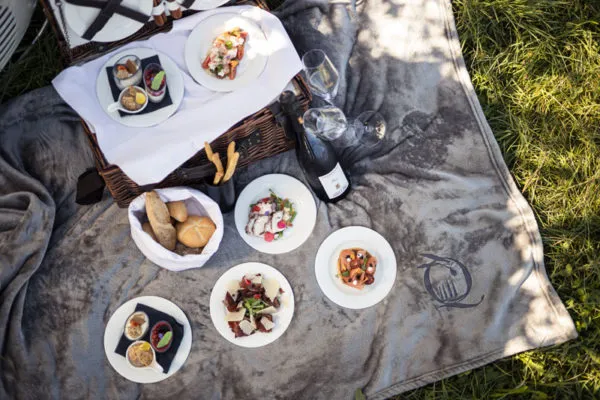 Gourmet_Picknick_©_Quellenhof_Luxury_Resort_Lazise_-_Florian_Andergassen Gourmet Picknick - Quellenhof Lazise